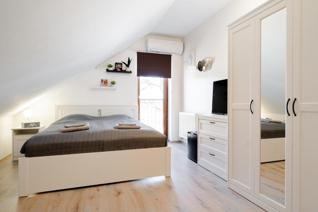 Guba Vendeghaz Bed and Breakfast Győrújbarát Buitenkant foto