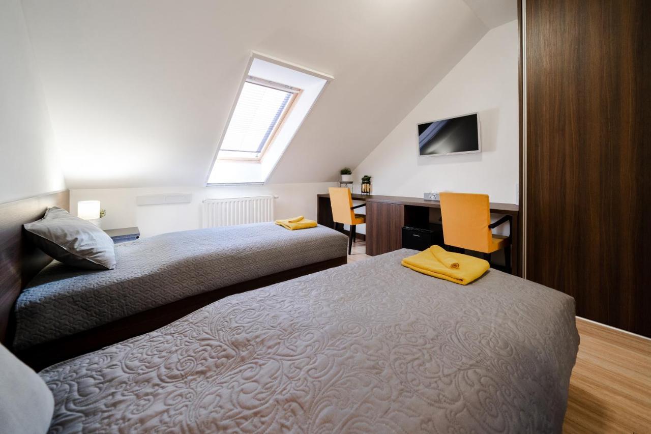 Guba Vendeghaz Bed and Breakfast Győrújbarát Buitenkant foto